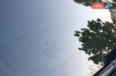 Седан Tesla Model 3 2018 в Днепре