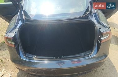 Седан Tesla Model 3 2022 в Черкассах