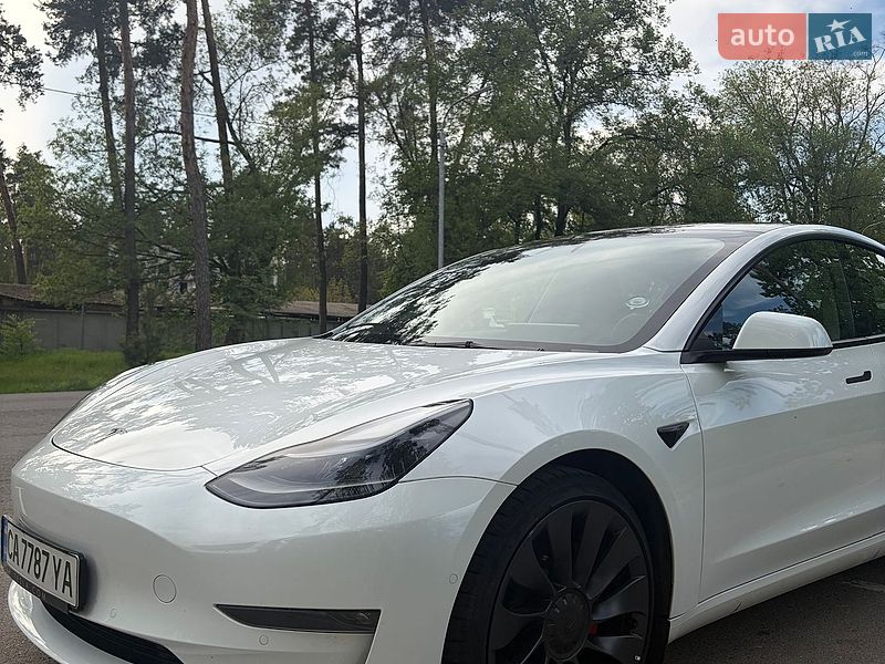 Седан Tesla Model 3 2022 в Черкассах