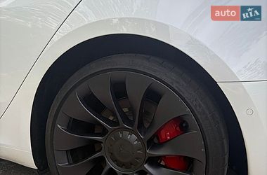 Седан Tesla Model 3 2022 в Черкассах