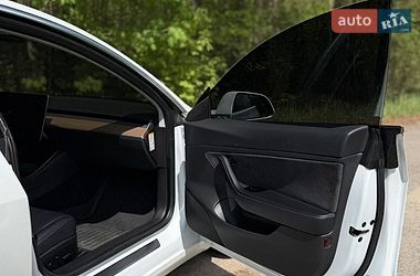 Седан Tesla Model 3 2019 в Житомире