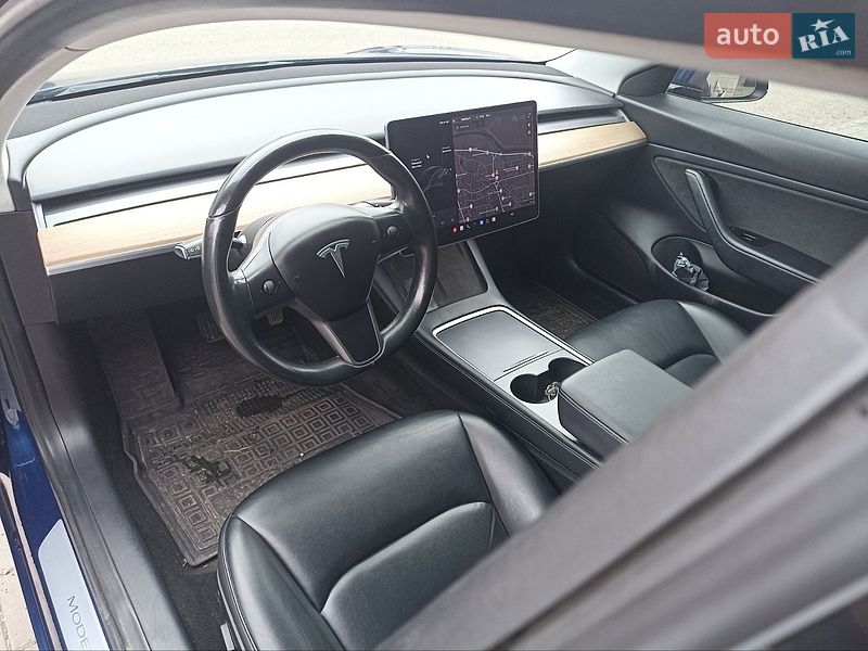 Седан Tesla Model 3 2018 в Луцке