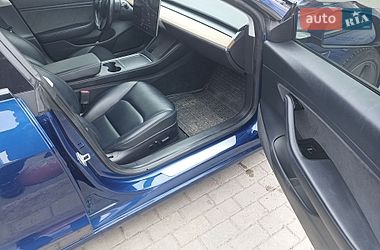 Седан Tesla Model 3 2018 в Луцке
