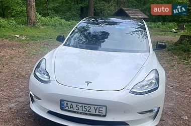 Седан Tesla Model 3 2021 в Киеве