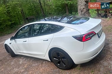 Седан Tesla Model 3 2021 в Киеве