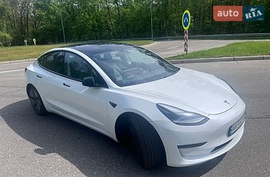 Седан Tesla Model 3 2021 в Киеве