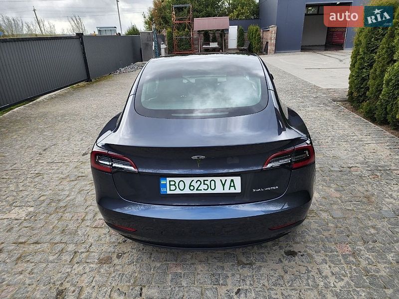 Седан Tesla Model 3 2022 в Тернополе