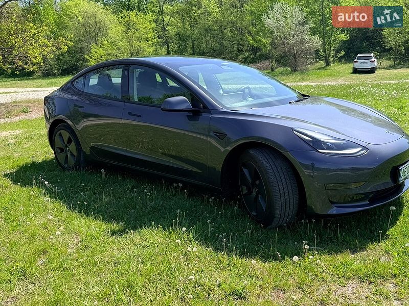 Седан Tesla Model 3 2023 в Днепре
