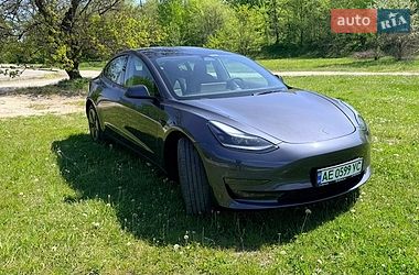 Седан Tesla Model 3 2023 в Днепре