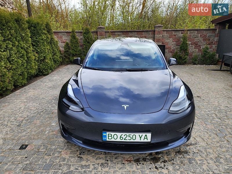 Седан Tesla Model 3 2022 в Тернополе