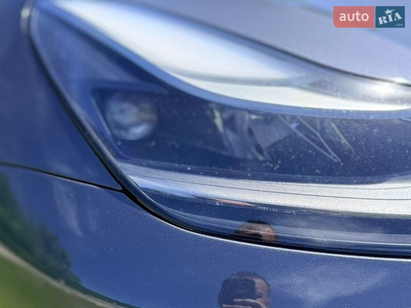 Седан Tesla Model 3 2023 в Днепре