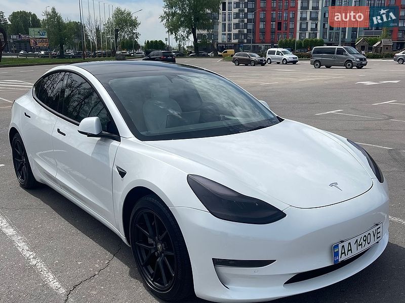 Tesla Model 3 2022