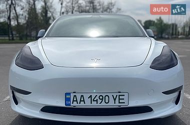 Седан Tesla Model 3 2022 в Киеве