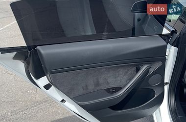 Седан Tesla Model 3 2022 в Киеве