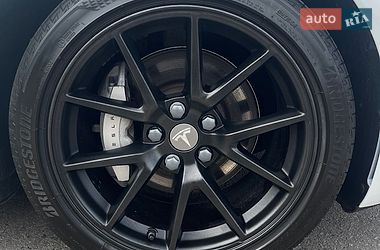 Седан Tesla Model 3 2022 в Киеве