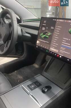 Седан Tesla Model 3 2024 в Києві