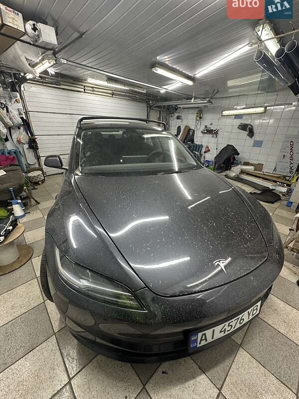 Седан Tesla Model 3 2024 в Києві