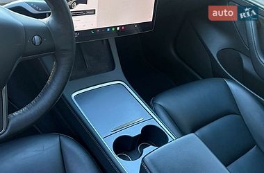 Седан Tesla Model 3 2021 в Ровно