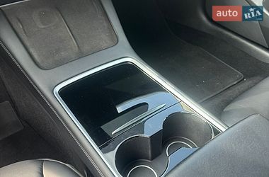 Седан Tesla Model 3 2022 в Киеве