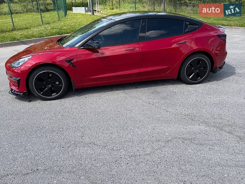 Седан Tesla Model 3 2020 в Житомирі