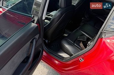 Седан Tesla Model 3 2020 в Житомирі