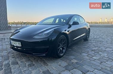 Седан Tesla Model 3 2023 в Киеве