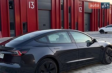 Седан Tesla Model 3 2024 в Львове
