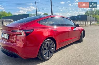 Седан Tesla Model 3 2024 в Чернигове