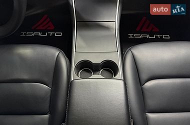 Седан Tesla Model 3 2019 в Одесі