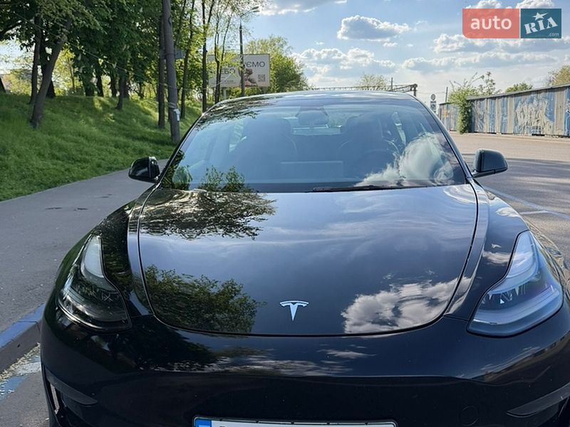 Седан Tesla Model 3 2022 в Днепре