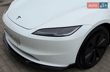 Седан Tesla Model 3 2025 в Дубно