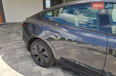 Седан Tesla Model 3 2025 в Ровно
