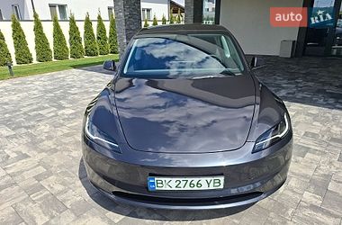 Седан Tesla Model 3 2025 в Ровно