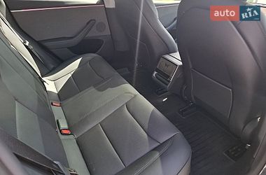 Седан Tesla Model 3 2025 в Ровно