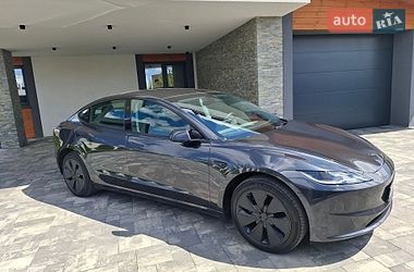 Седан Tesla Model 3 2025 в Рівному