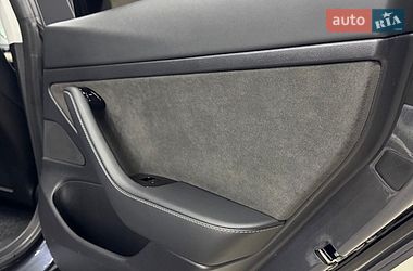 Седан Tesla Model 3 2019 в Коломые