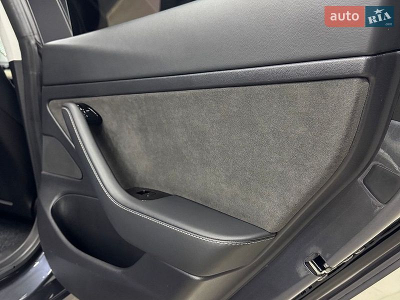 Седан Tesla Model 3 2019 в Коломые
