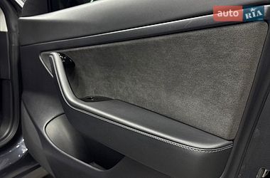 Седан Tesla Model 3 2019 в Коломые