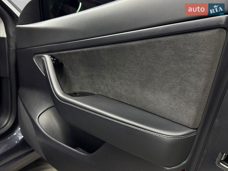Седан Tesla Model 3 2019 в Коломые