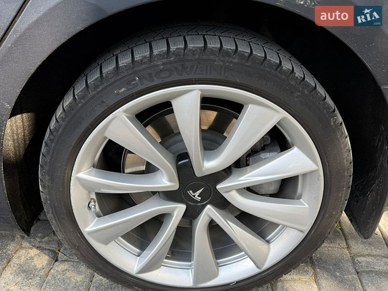 Седан Tesla Model 3 2019 в Коломые