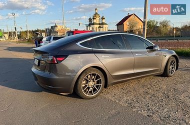 Седан Tesla Model 3 2020 в Киеве