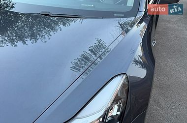 Седан Tesla Model 3 2020 в Киеве