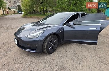 Седан Tesla Model 3 2020 в Киеве
