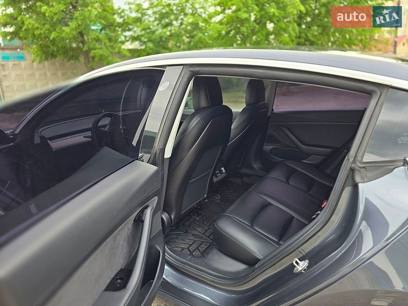 Седан Tesla Model 3 2020 в Киеве