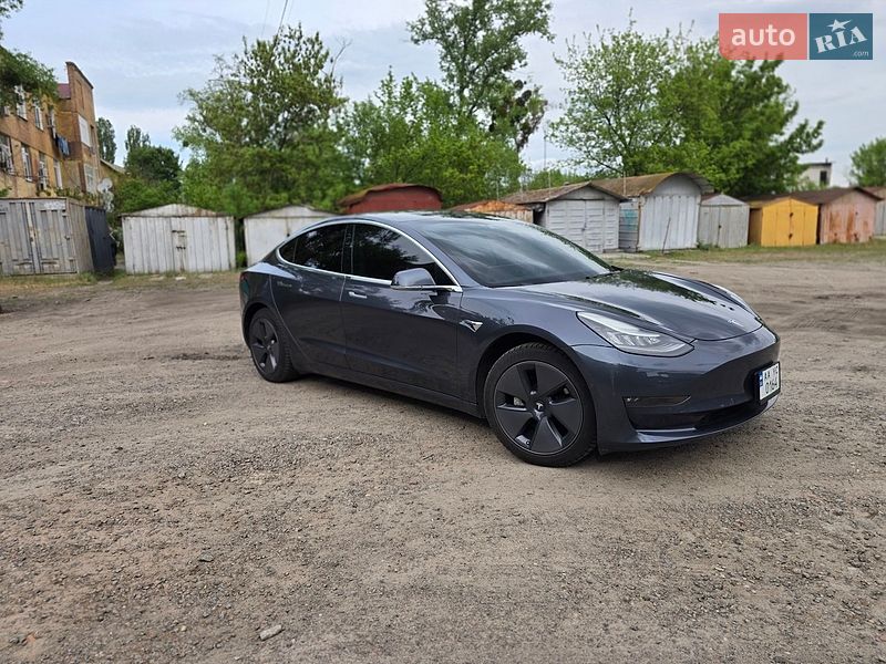 Седан Tesla Model 3 2020 в Киеве