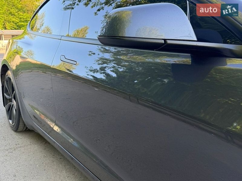 Седан Tesla Model 3 2021 в Львове
