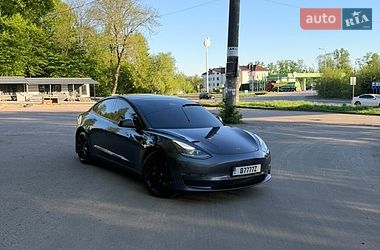 Седан Tesla Model 3 2021 в Львове
