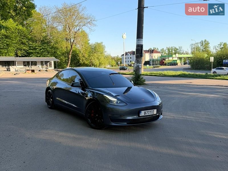 Седан Tesla Model 3 2021 в Львове