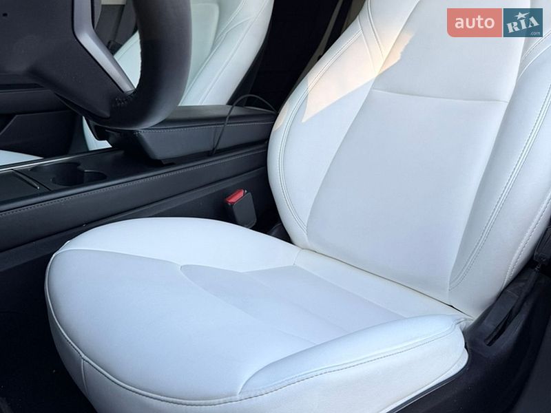 Седан Tesla Model 3 2021 в Львове