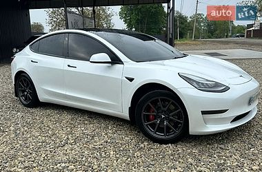 Седан Tesla Model 3 2019 в Черновцах